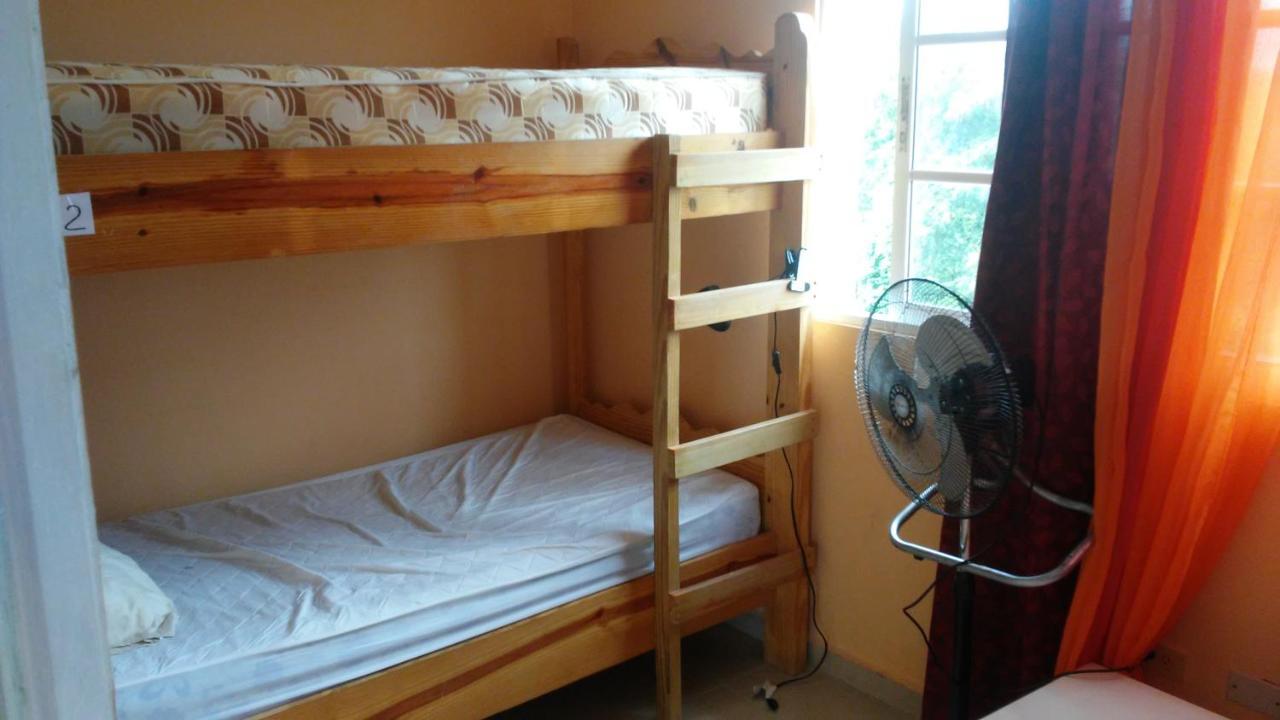 פונטה קאנה White Sands Hostel מראה חיצוני תמונה